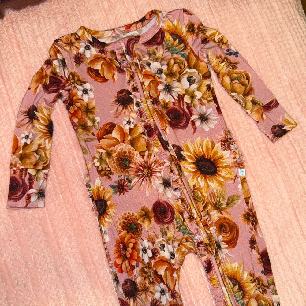 Posh peanut fall floral ruffled footie pjs zip 18-24 month nwt